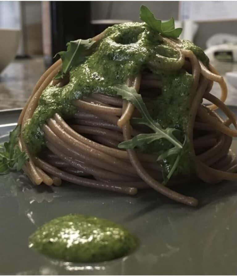Spaghetti di segale con pesto di rucola proprietà nutrizionali