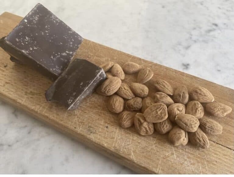 Snack mandorle e cioccolato fondente