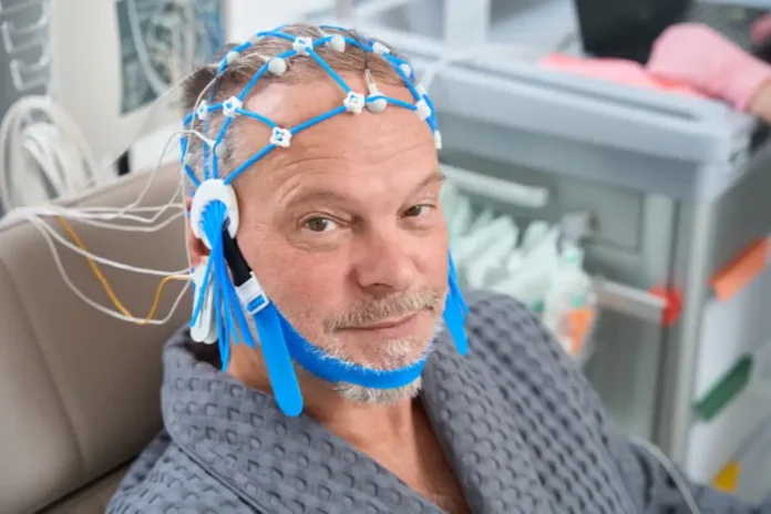 Casco ultrasuoni Parkinson