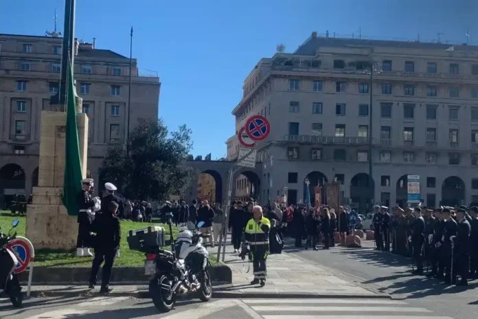 Forze armate Piazza della Vittoria Genova
