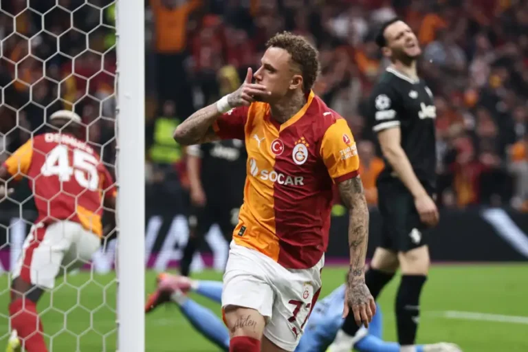 Lang Galatasary pollice
