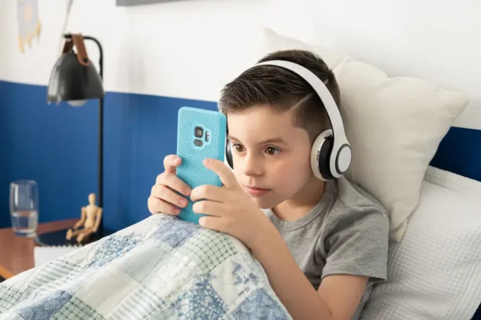 Mal di testa schermi cefalea digitale