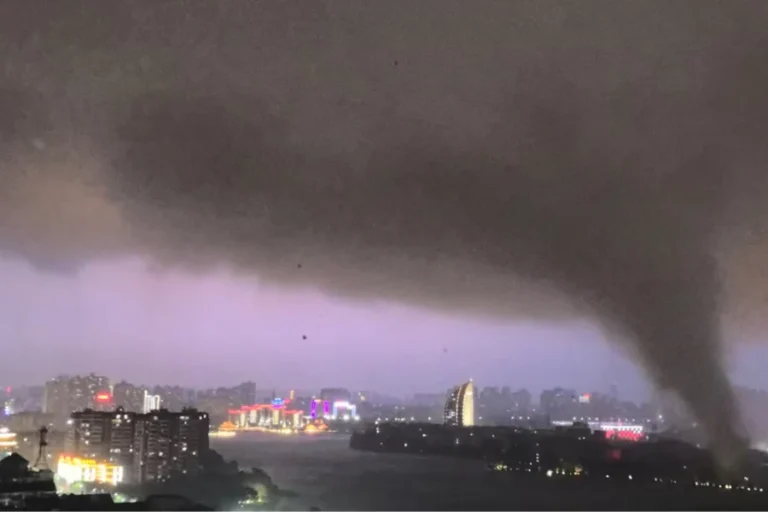 Uragano, tornado e tifoni Cina Hubei